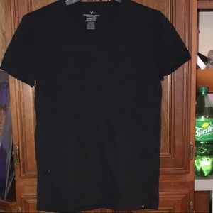 American Eagle Men’s V-neck T-shirt. Like new.